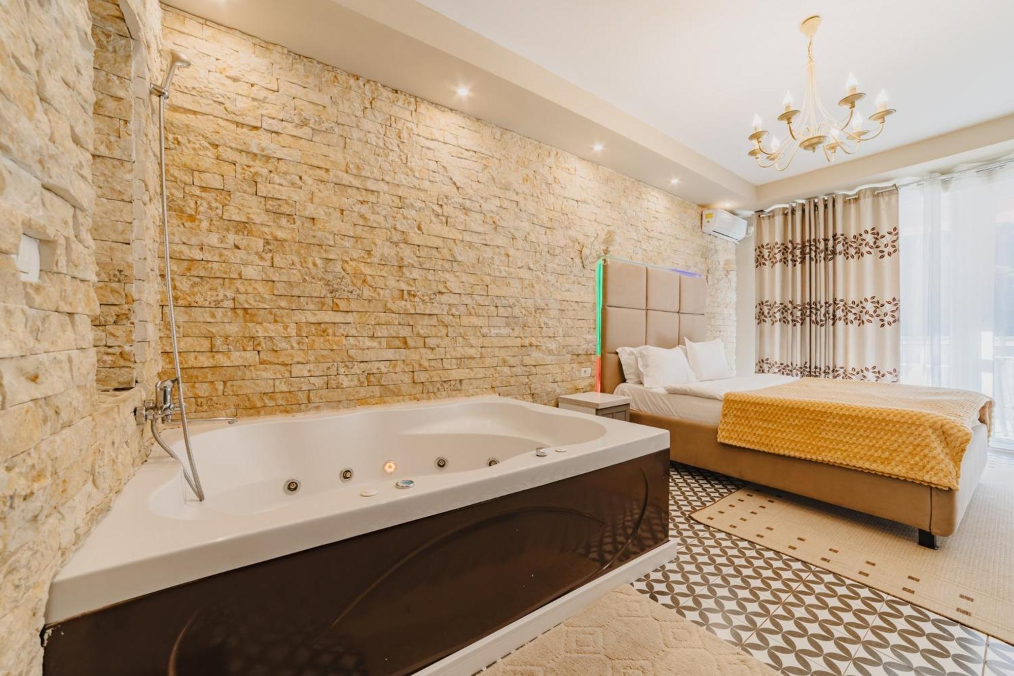 Romantic Jacuzzi Belleview Studio 시나이아 외부 사진